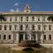 Fu Medicina e Chirurgia la prima ad abitare nel 1925 il Palazzo dellAteneo, grandioso edificio costruito alla fine dell800 tra Piazza Umberto, via Crisanzio, piazza Cesare Battisti e via Nicolai
